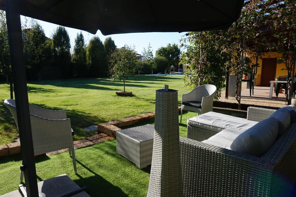 Residence Le Palme Torrazza Piemonte Exterior photo