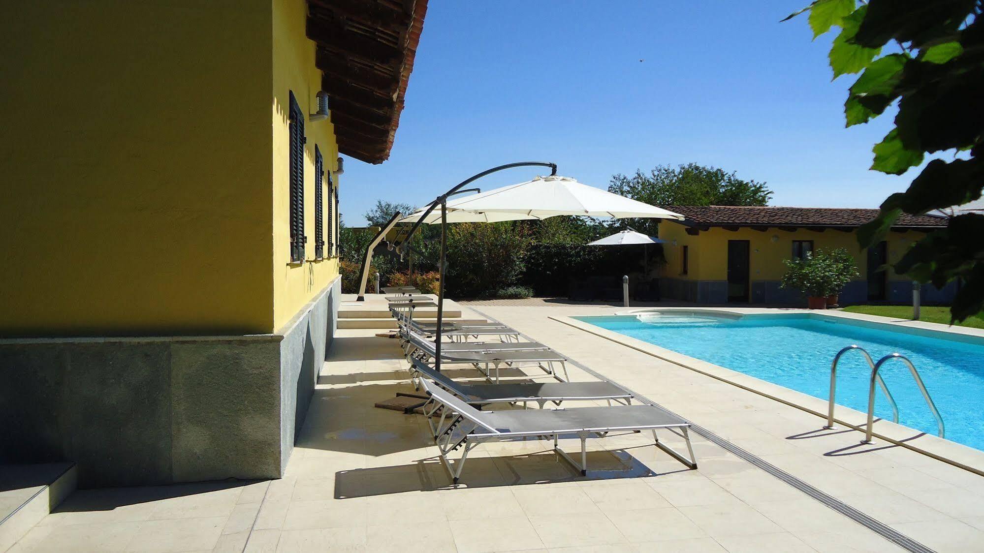 Residence Le Palme Torrazza Piemonte Exterior photo